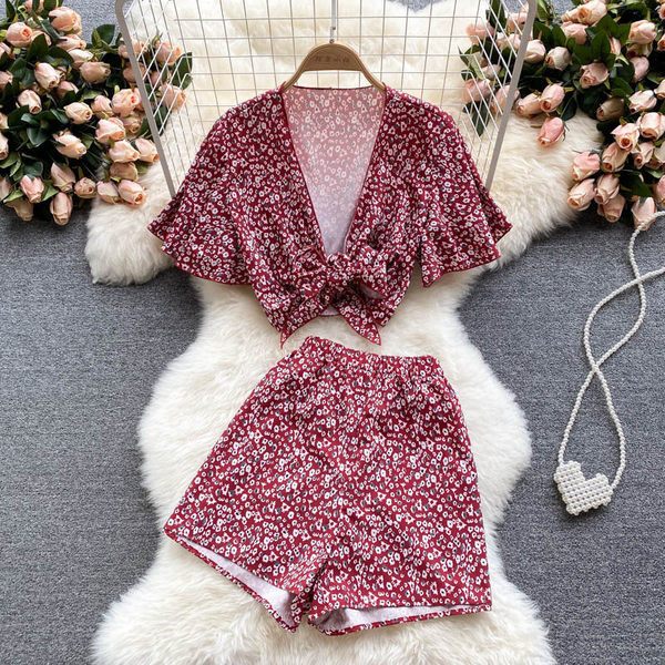 Set de culori pentru femei cu model floral în roșu