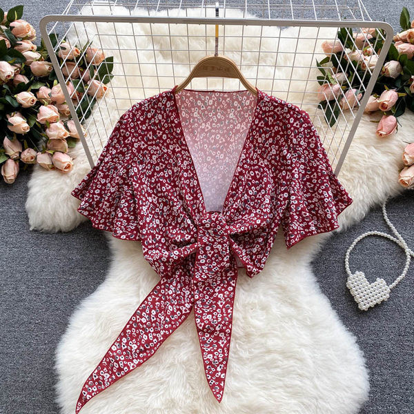 Set de culori pentru femei cu model floral în roșu