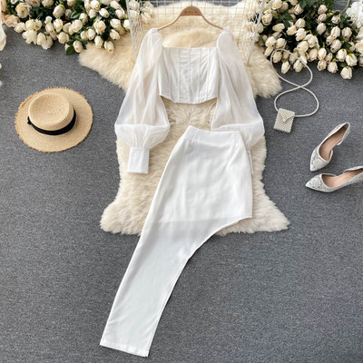 Elegantni ženski kompleti u bijeloj i crnoj boji