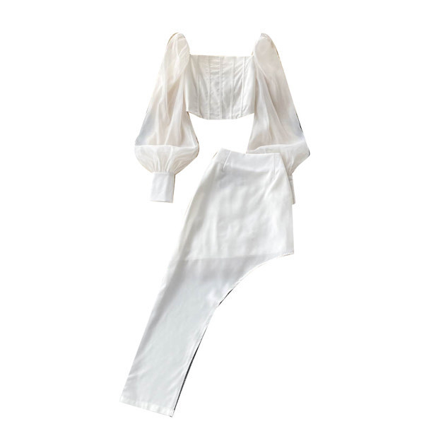 Elegantni ženski kompleti u bijeloj i crnoj boji