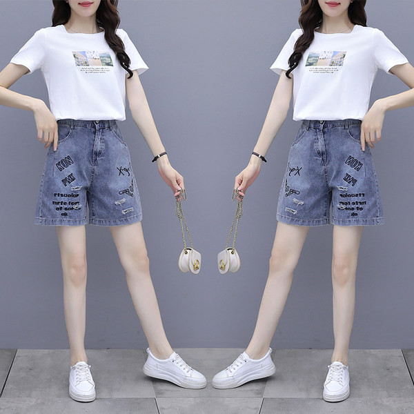 Set casual de tricou dama cu maneca scurta si pantaloni scurti din denim