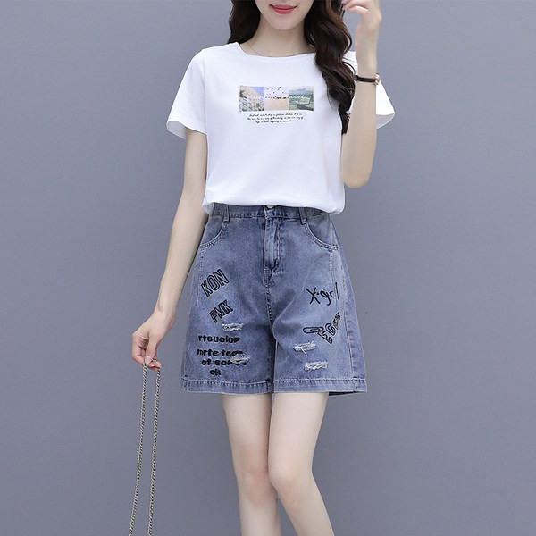 Set casual de tricou dama cu maneca scurta si pantaloni scurti din denim