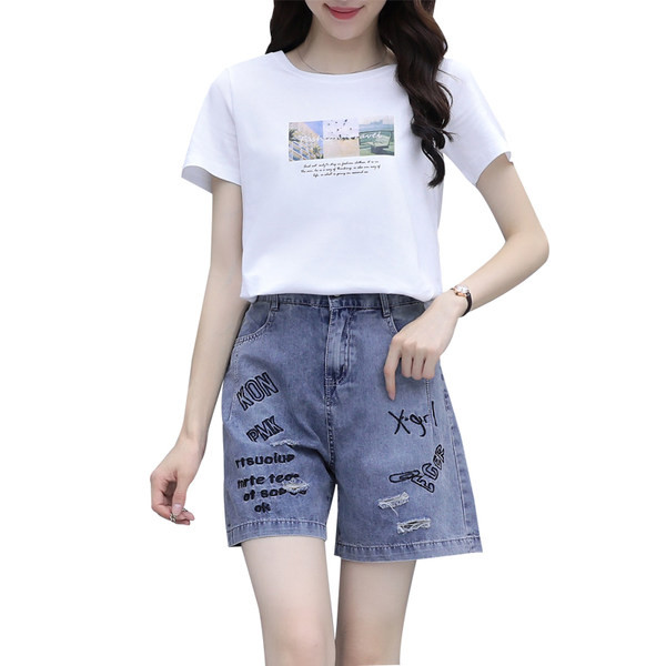 Set casual de tricou dama cu maneca scurta si pantaloni scurti din denim