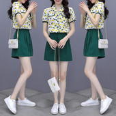 set zilnic pentru femei din două părți - cămașă cu mâneci scurte și pantaloni scurți