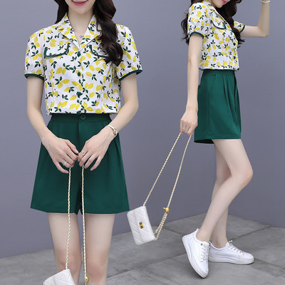 set zilnic pentru femei din două părți - cămașă cu mâneci scurte și pantaloni scurți