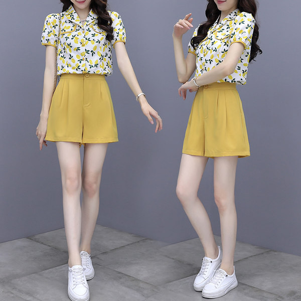 set zilnic pentru femei din două părți - cămașă cu mâneci scurte și pantaloni scurți