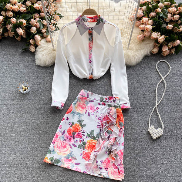 Jauna modeļa sieviešu komplekts ar ziedu rakstu - divas daļas