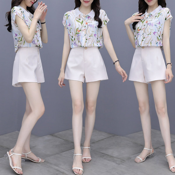 Moderns sieviešu komplekts no divām daļām - šifona krekls ar īsām piedurknēm un šorti