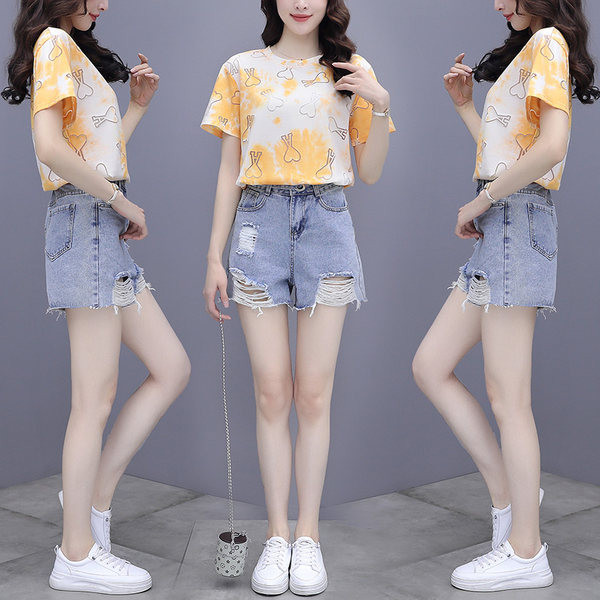 Set casual de tricou din doua piese cu inimioare si pantaloni scurti din denim cu motive rupte