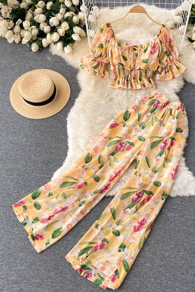 Sieviešu ikdienas komplekts ar ziedu rakstu dažādās krāsās