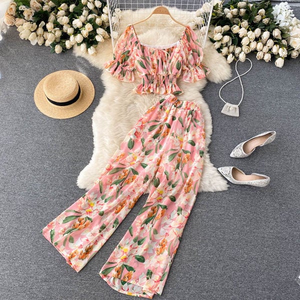 Sieviešu ikdienas komplekts ar ziedu rakstu dažādās krāsās