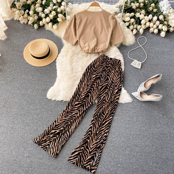 Sieviešu ikdienas komplekts brūnā krāsā ar elastīgu jostasvietu