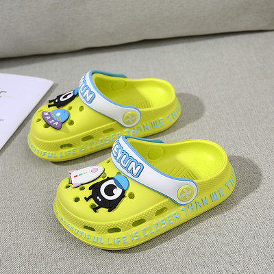 Детски гумени чехли с цветни апликации