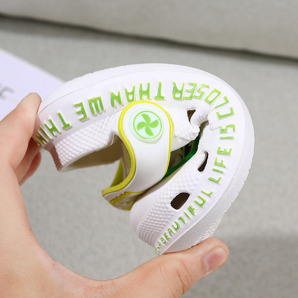 Детски гумени чехли с цветни апликации