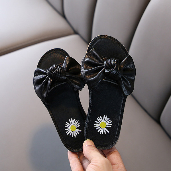 Odinės vaikiškos šlepetės su kaspinu ir aplikacijomis