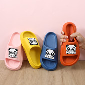 Vaikiškos guminės šlepetės su pandos aplikacijomis