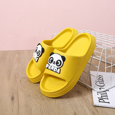 Vaikiškos guminės šlepetės su pandos aplikacijomis
