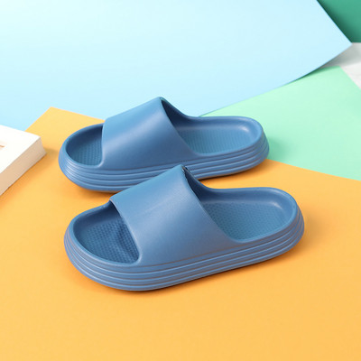 Vaikiškos guminės šlepetės su pandos aplikacijomis