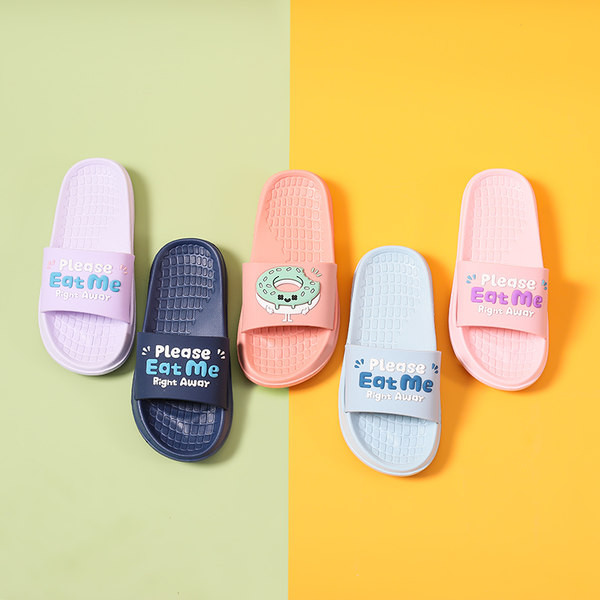 Vaikiškos guminės šlepetės su spalvotomis aplikacijomis