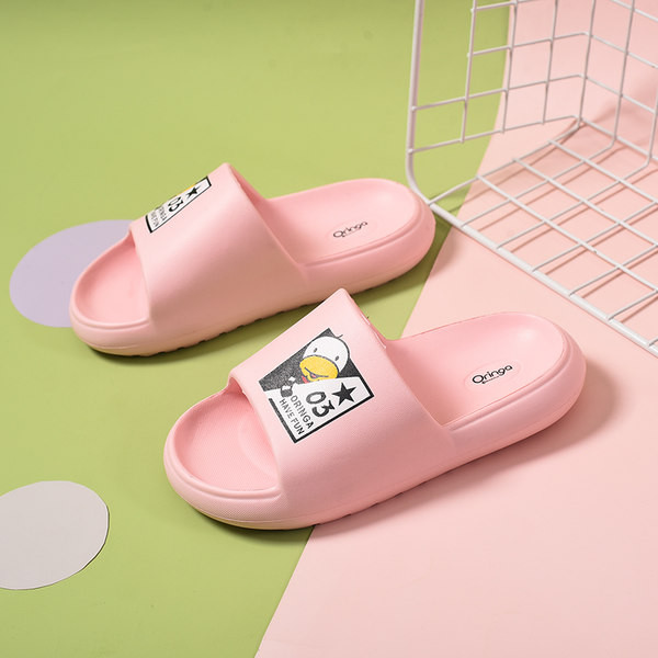 Детски гумени чехли с цветна апликация