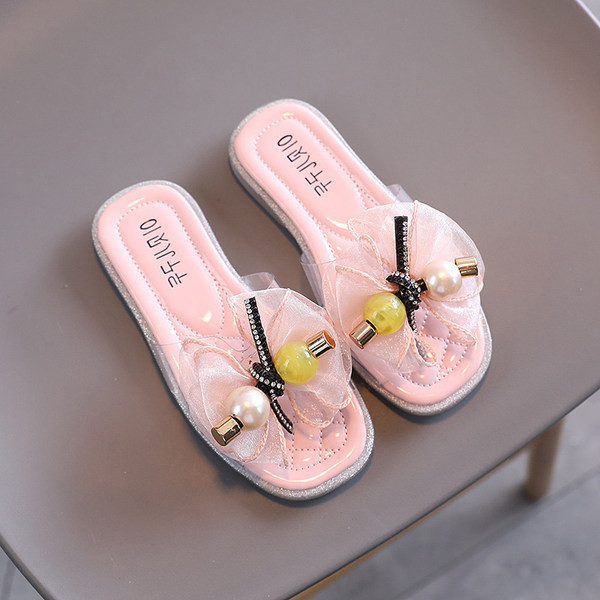 Нов модел детски чехли с 3D елементи