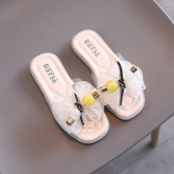 Нов модел детски чехли с 3D елементи