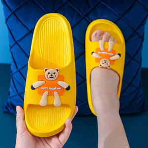 Гумени чехли за деца с цветна апликация