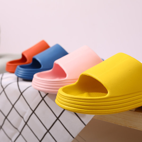 Ежедневни детски летни чехли с равна подметка -изчистен модел