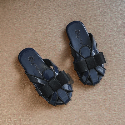 Įprastos vaikiškos šlepetės su kaspinu mergaitėms