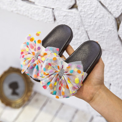 Šiuolaikinės vaikiškos šlepetės su kaspinu