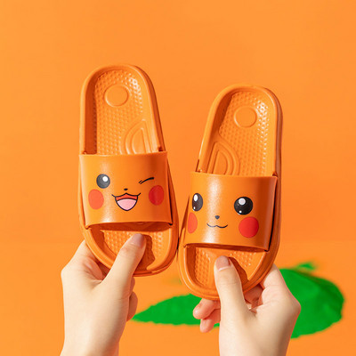 Bērnu gumijas čības ar krāsainu aplikāciju - unisex modelis