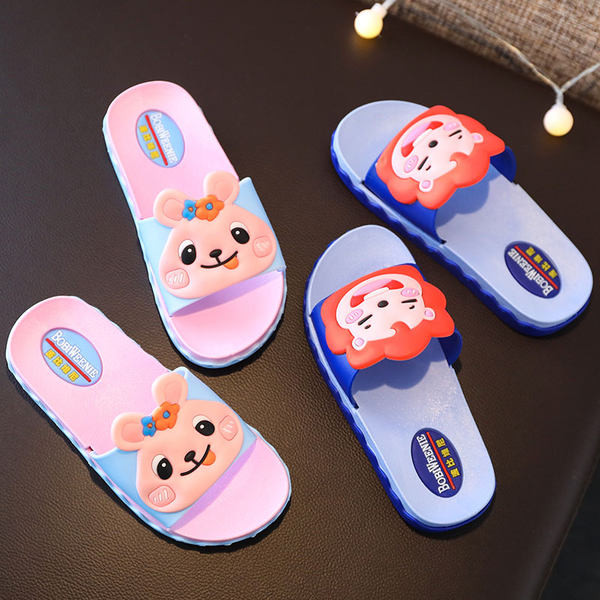 Dječje gumene papuče s aplikacijama u različitim bojama