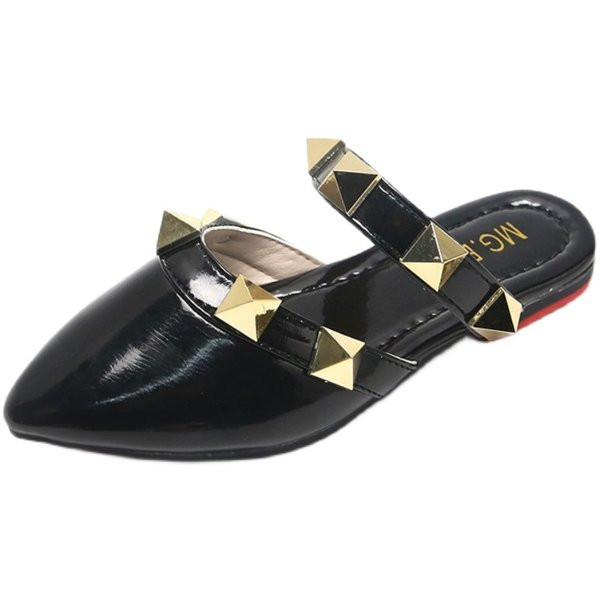 Dječje špicaste papuče s metalnim elementima