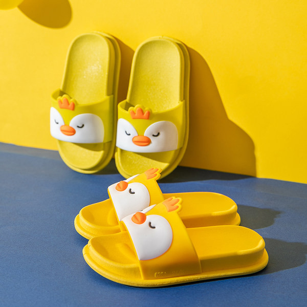 Dječje gumene papuče s aplikacijom u boji