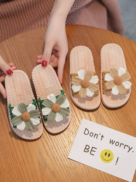 Dječje papuče za djevojčicu s cvijetom