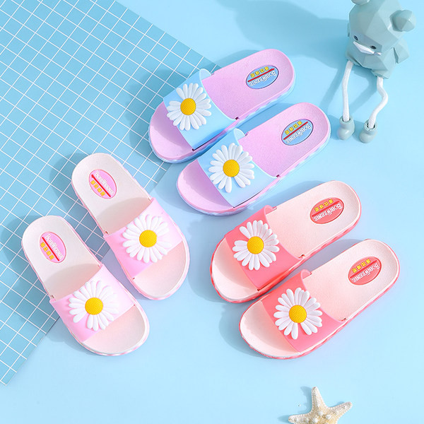 Детски летни чехли с апликация маргаритка