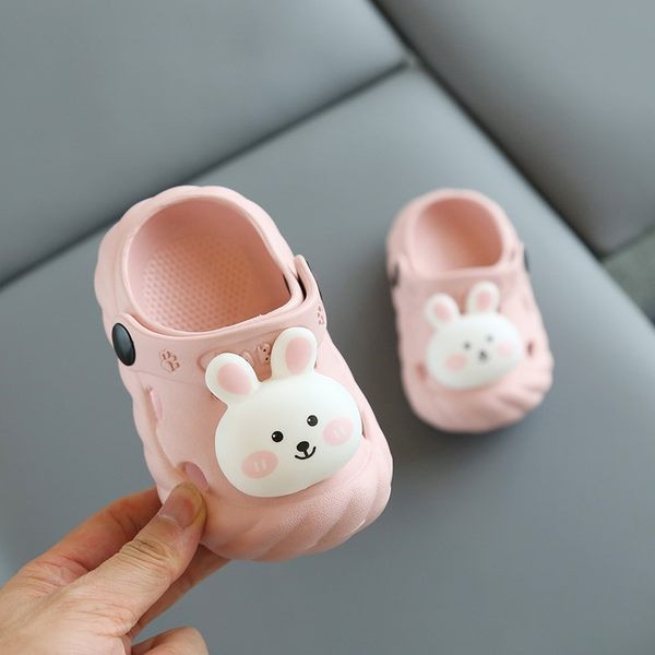 Ležerne dječje papuče s 3D elementima