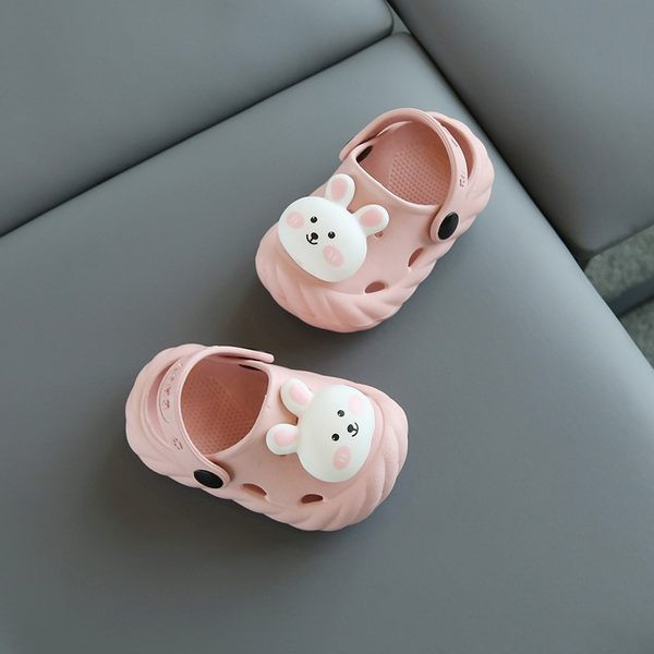 Ležerne dječje papuče s 3D elementima