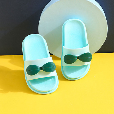 Bērnu gumijas čības unisex modelis ar 3D elementu