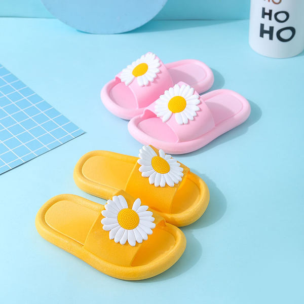 Dječje gumene papuče s aplikacijom - tratinčica