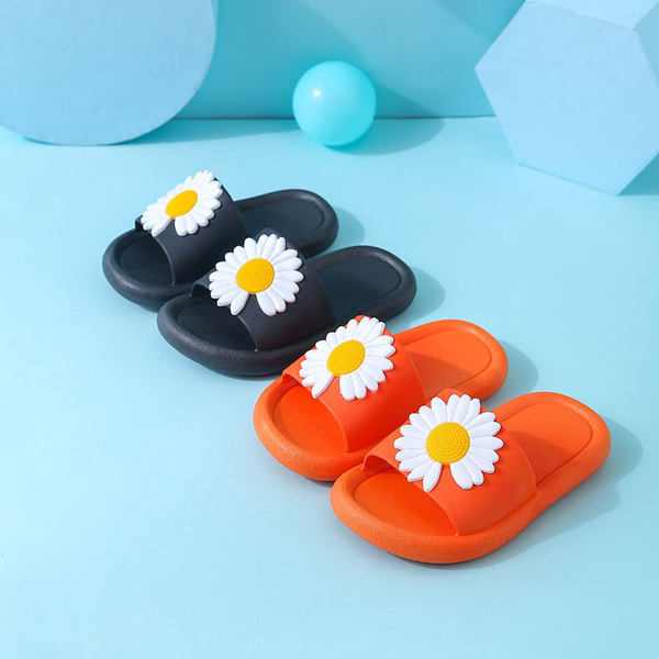 Dječje gumene papuče s aplikacijom - tratinčica