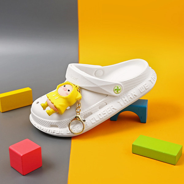 Moderne dječje papuče s 3D dekoracijom - pogodne za plažu