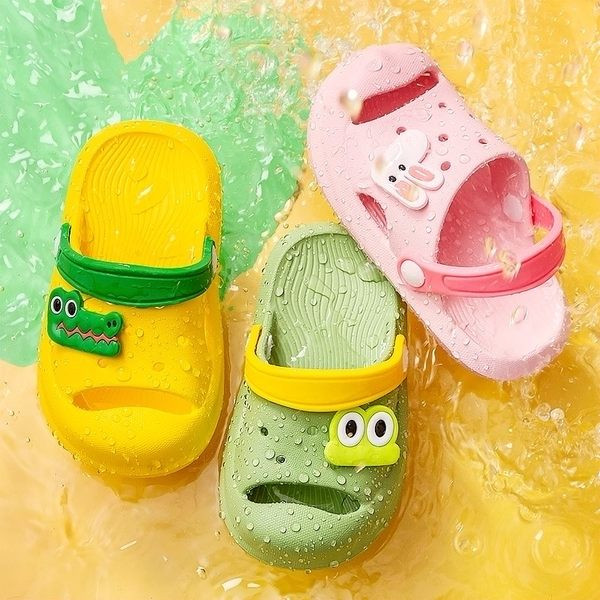 Dječje neklizajuće papuče s 3D elementima