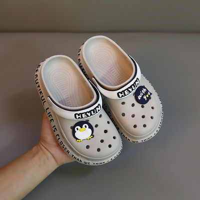 Модерни детски кроксове с цветна декорация за момичета