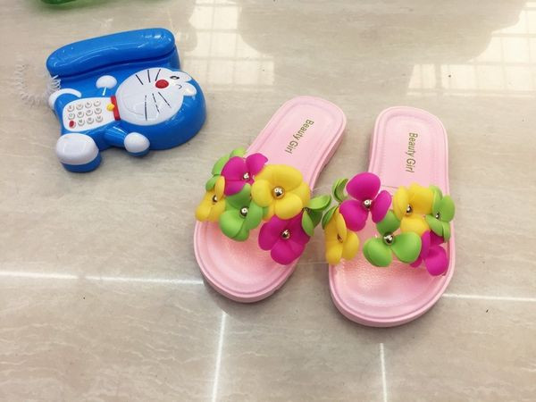 Нов модел детски чехли с 3D цветя