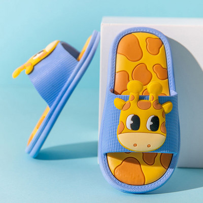 Детски гумени чехли с апликация жираф