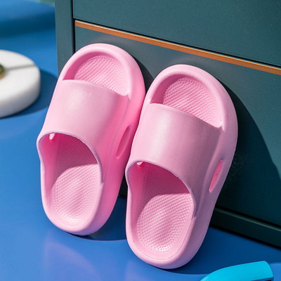 Детски гумени чехли изчистен модел 