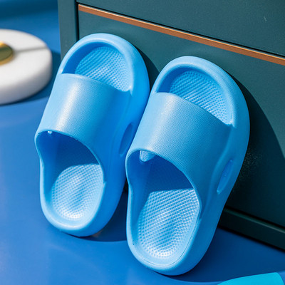 Детски гумени чехли изчистен модел 