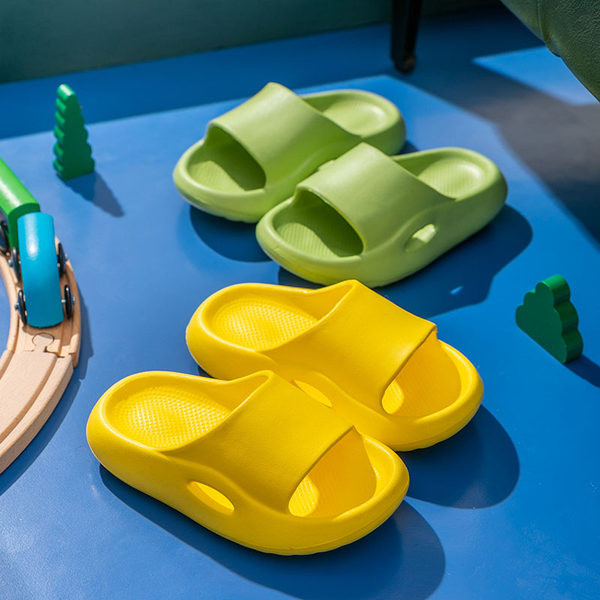 Детски гумени чехли изчистен модел 