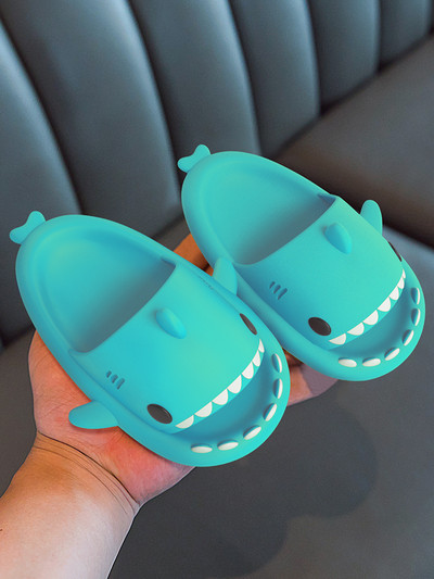 Детски гумени чехли с форма на акула